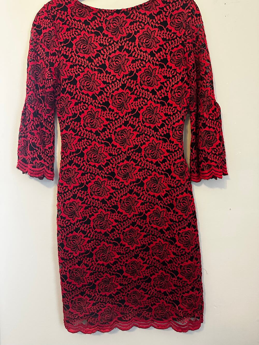 Signature by Robbie Bee Red Black Lace Sheath Dress 3/4 Sleeve Size M fairy core